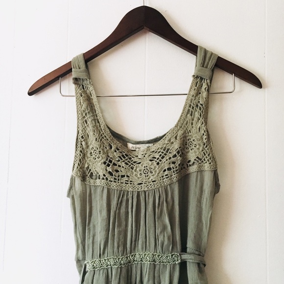 mine Tops - • adorable sleeveless embroidered ruffle tunic •